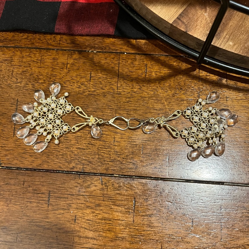 Gold Vintage Earrings ￼